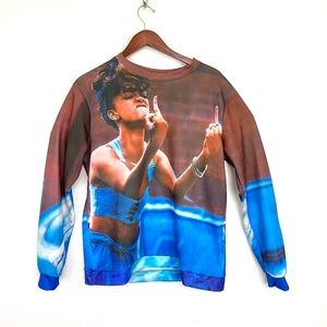 Rihanna, Flipping The Bird, Sweater